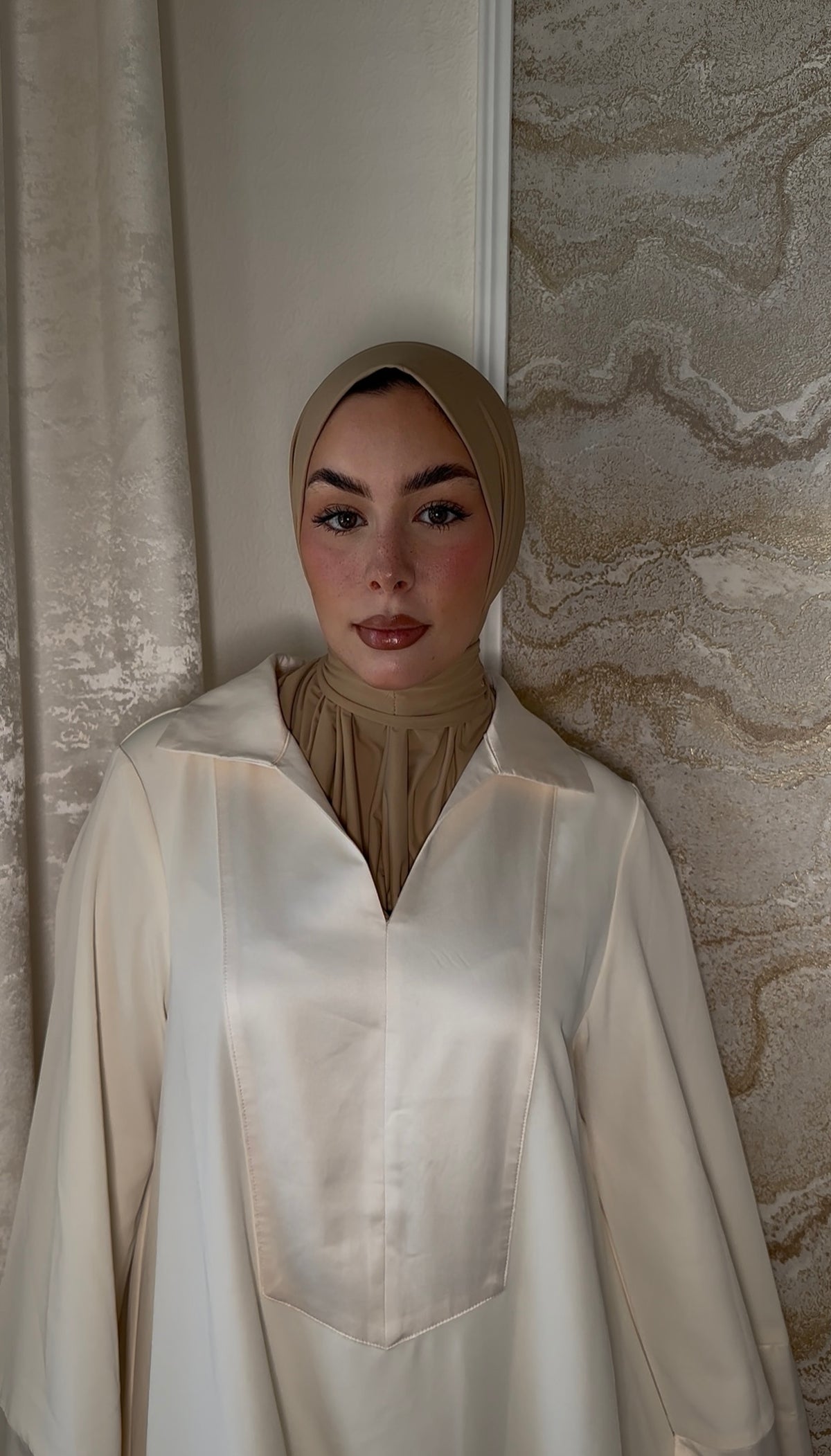 Instant hijab logo M